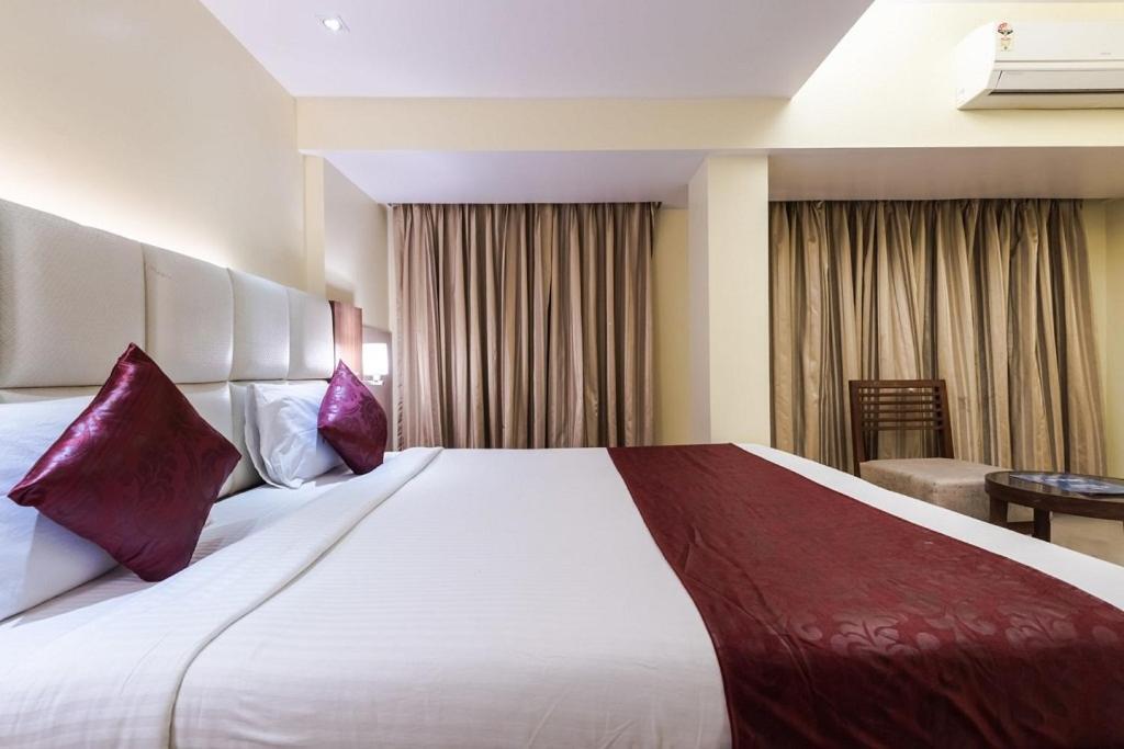 Hotel Aishwarya Residency Нави Мумбаи Экстерьер фото
