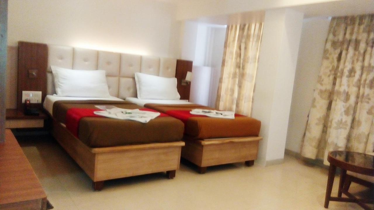 Hotel Aishwarya Residency Нави Мумбаи Экстерьер фото